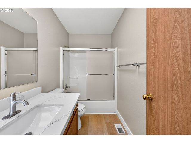 2008 Se 143RD Ave, Portland, OR 97233