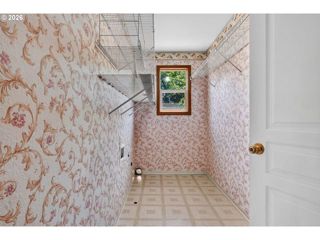 2008 Se 143RD Ave, Portland, OR 97233
