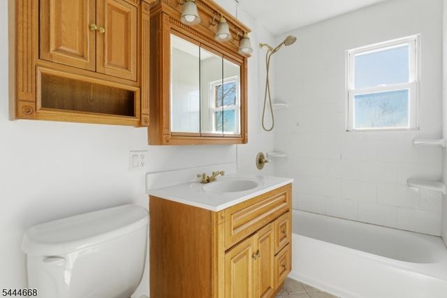 100 Pierson Miller Dr 22, Pompton Lakes Boro, NJ 07442