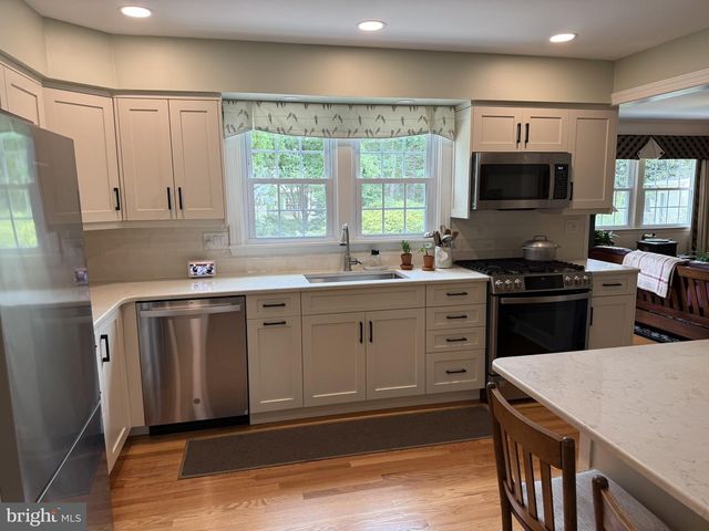 170 CRESCENT DR, Dover, DE 19904