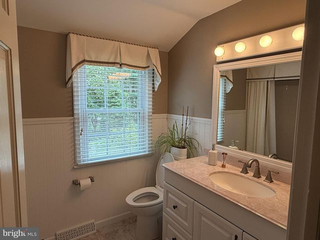 170 CRESCENT DR, Dover, DE 19904