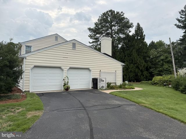 170 CRESCENT DR, Dover, DE 19904