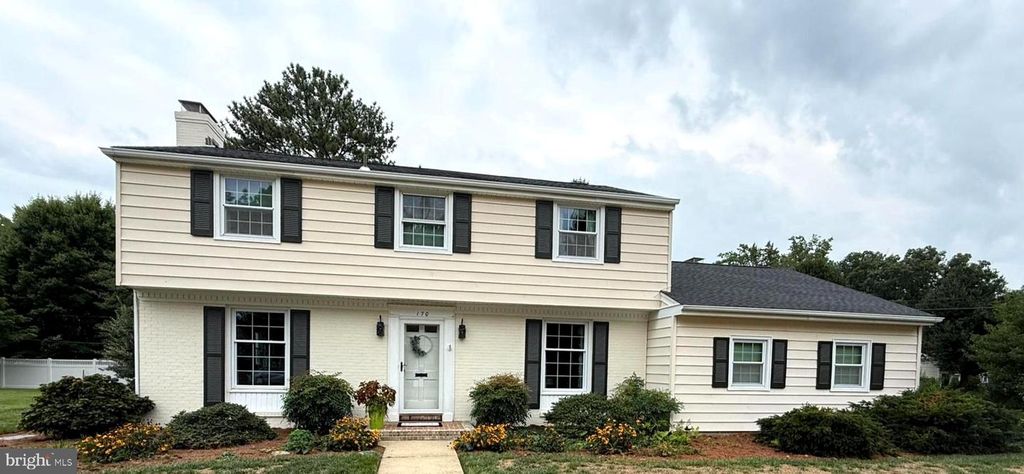 170 CRESCENT DR, Dover, DE 19904