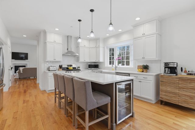 3 Hummingbird Lane, Salem, NH 03079