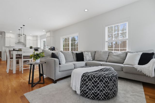 3 Hummingbird Lane, Salem, NH 03079