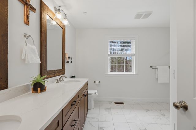 3 Hummingbird Lane, Salem, NH 03079