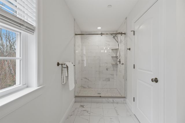 3 Hummingbird Lane, Salem, NH 03079