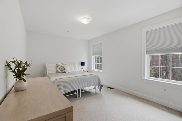 3 Hummingbird Lane, Salem, NH 03079