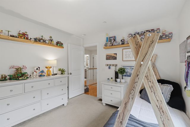 3 Hummingbird Lane, Salem, NH 03079