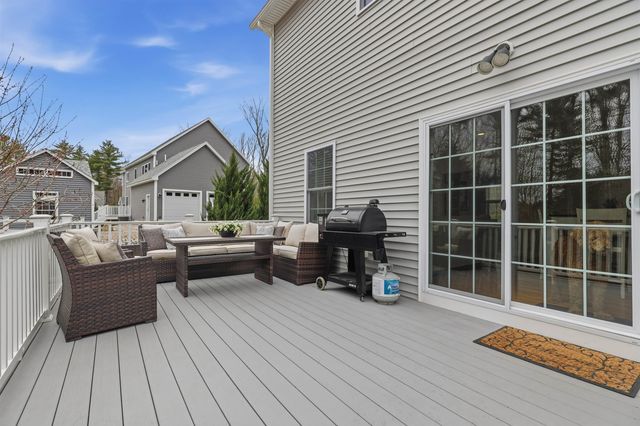 3 Hummingbird Lane, Salem, NH 03079