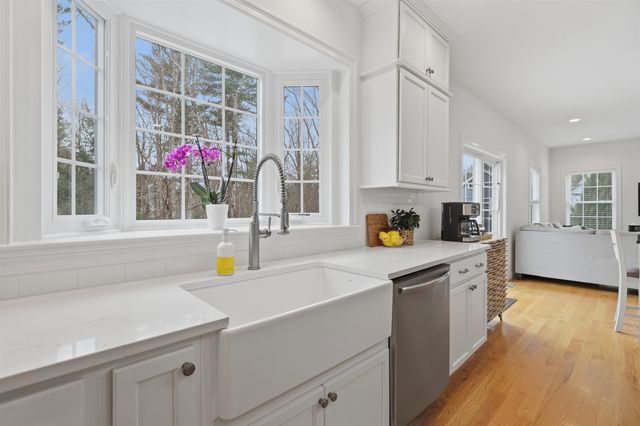 3 Hummingbird Lane, Salem, NH 03079