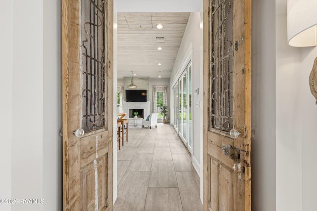 109 Turtledove Trail, Lafayette, LA 70508