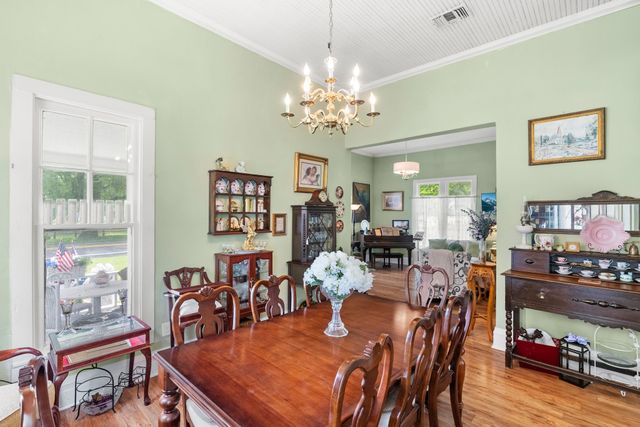 911 N Main Street, Winnsboro, TX 75494