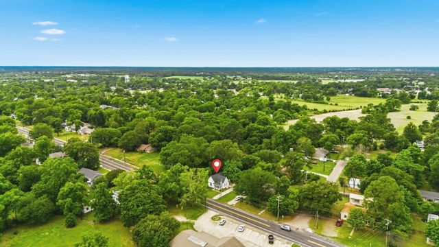 911 N Main Street, Winnsboro, TX 75494