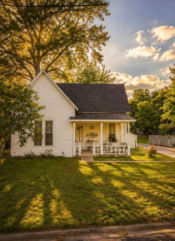 911 N Main Street, Winnsboro, TX 75494