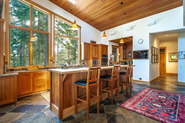2526 N Summit Place, Truckee, CA 96161