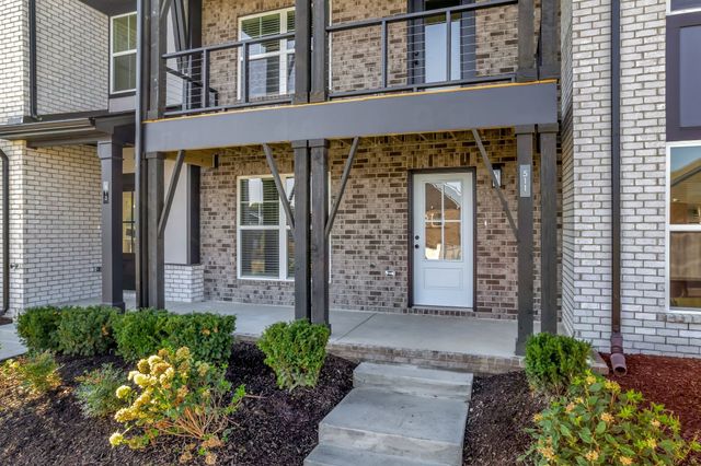 614 Granbury Pvt Drive, Hendersonville, TN 37075