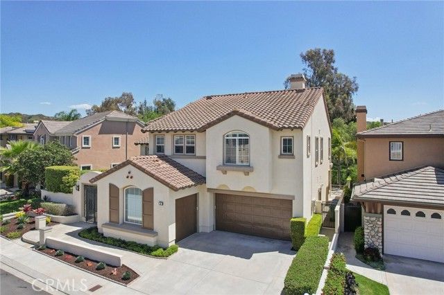 6 Westchester Court, Laguna Hills, CA 92679