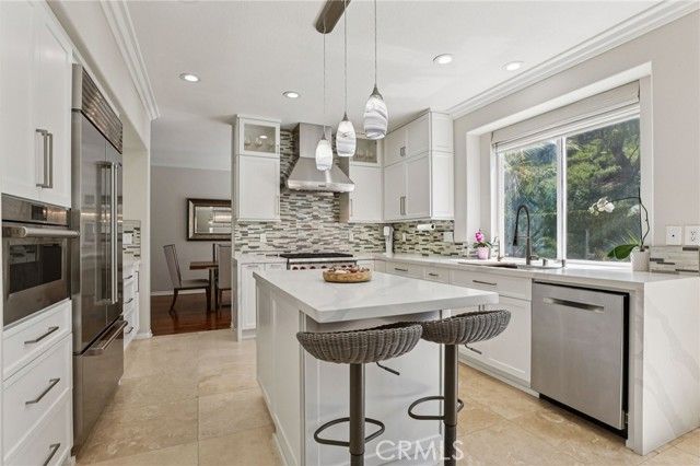 6 Westchester Court, Laguna Hills, CA 92679