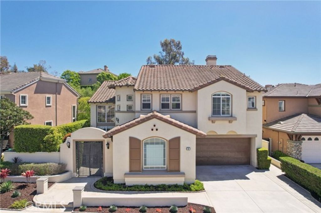 6 Westchester Court, Laguna Hills, CA 92679
