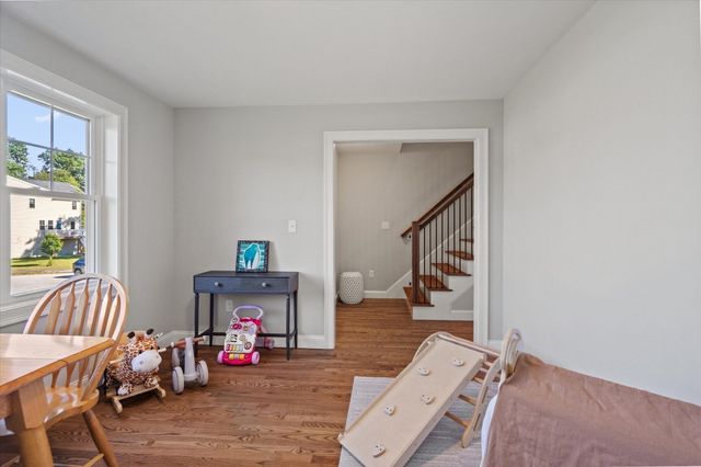 66 Castine St, Worcester, MA 01606