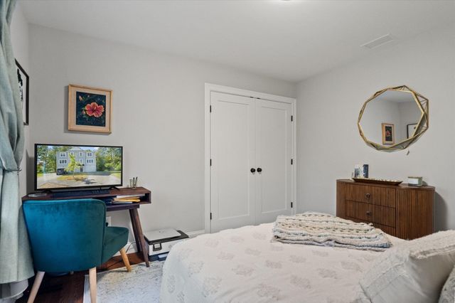 66 Castine St, Worcester, MA 01606
