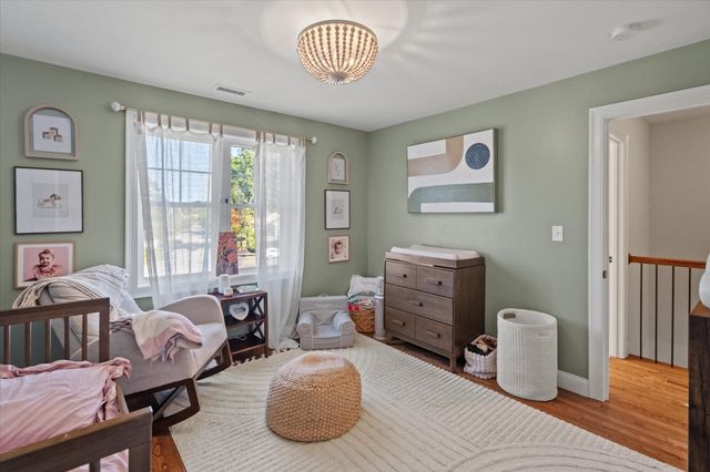 66 Castine St, Worcester, MA 01606