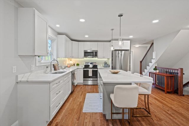 66 Castine St, Worcester, MA 01606