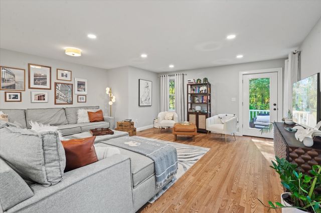 66 Castine St, Worcester, MA 01606