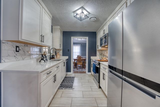 2531 MIMOSA TREE DR, Germantown, TN 38138