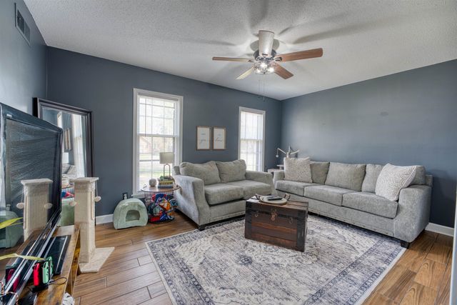 2531 MIMOSA TREE DR, Germantown, TN 38138