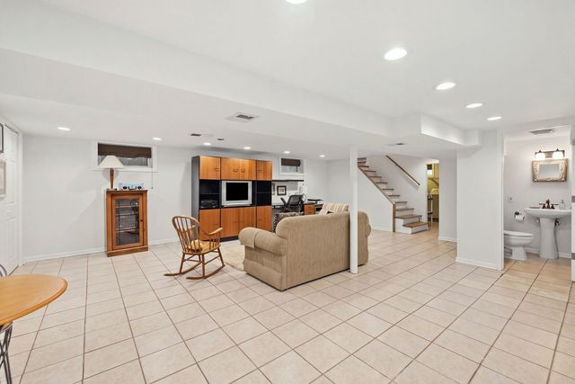 7639 Laramie Avenue, Skokie, IL 60077