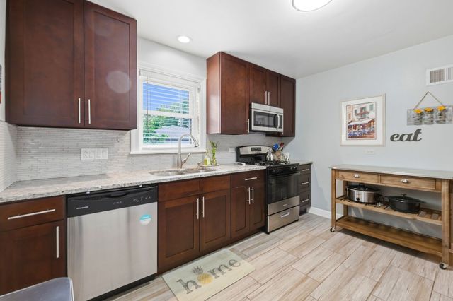 7639 Laramie Avenue, Skokie, IL 60077