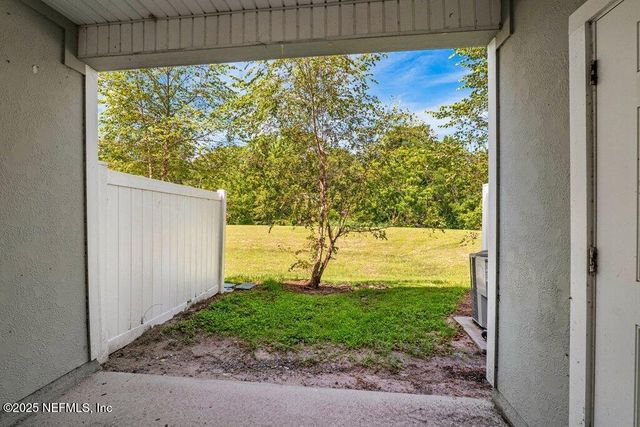 882 ROTARY Road, Jacksonville, FL 32211