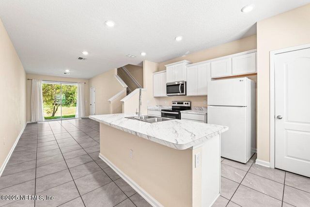 882 ROTARY Road, Jacksonville, FL 32211