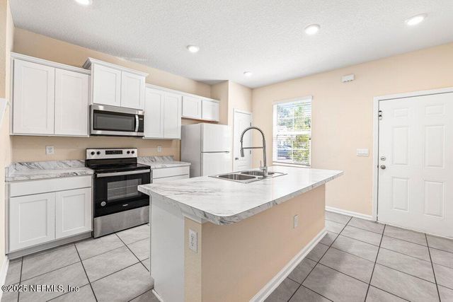 882 ROTARY Road, Jacksonville, FL 32211