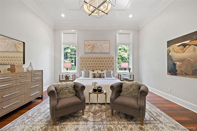 6121 Golfview Drive, Bloomfield Hills, MI 48301