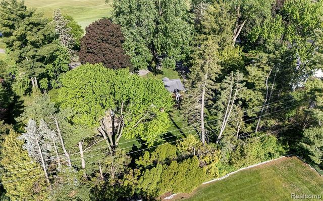 6121 Golfview Drive, Bloomfield Hills, MI 48301