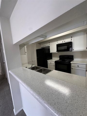 2025 Augusta Drive 804, Houston, TX 77057