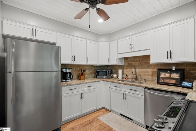 11 Pine Garden Way Drive, Salem, SC 29676
