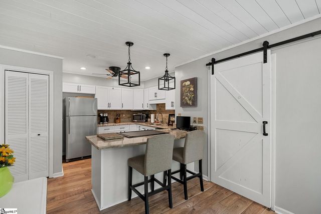 11 Pine Garden Way Drive, Salem, SC 29676