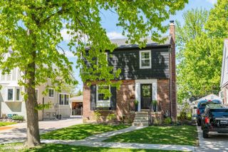 1412 Brys Drive, Grosse Pointe Woods, MI 48236