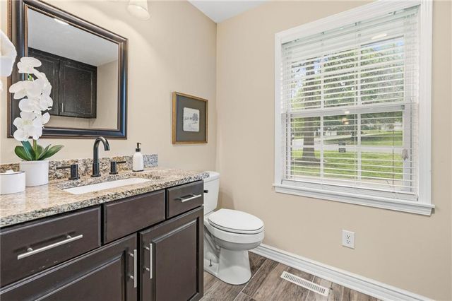 2418 N 88th Drive, Kansas City, KS 66109