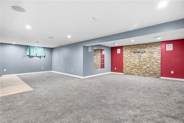 2418 N 88th Drive, Kansas City, KS 66109