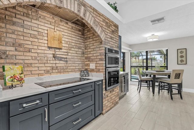 8806 CROSSWOOD COURT, Riverview, FL 33578
