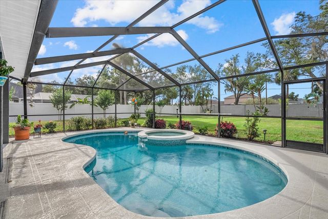 8806 CROSSWOOD COURT, Riverview, FL 33578