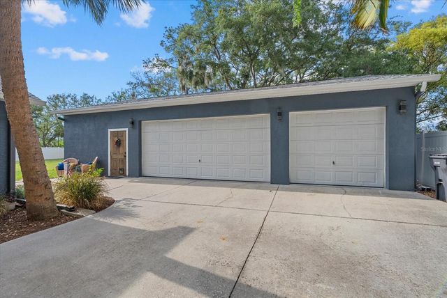8806 CROSSWOOD COURT, Riverview, FL 33578