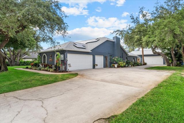 8806 CROSSWOOD COURT, Riverview, FL 33578