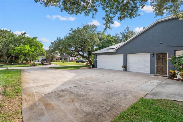 8806 CROSSWOOD COURT, Riverview, FL 33578