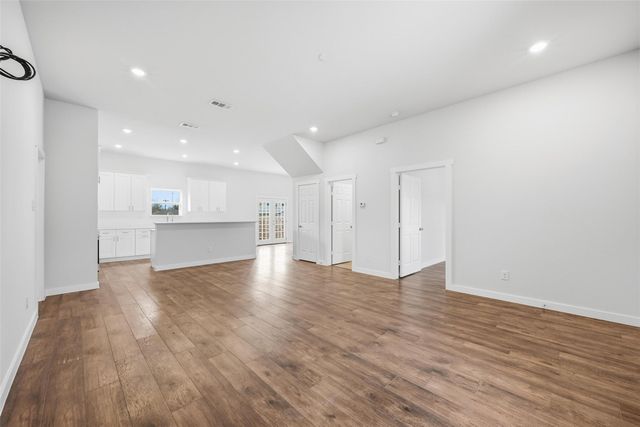 1109 Pollard Street, Greenville, TX 75401